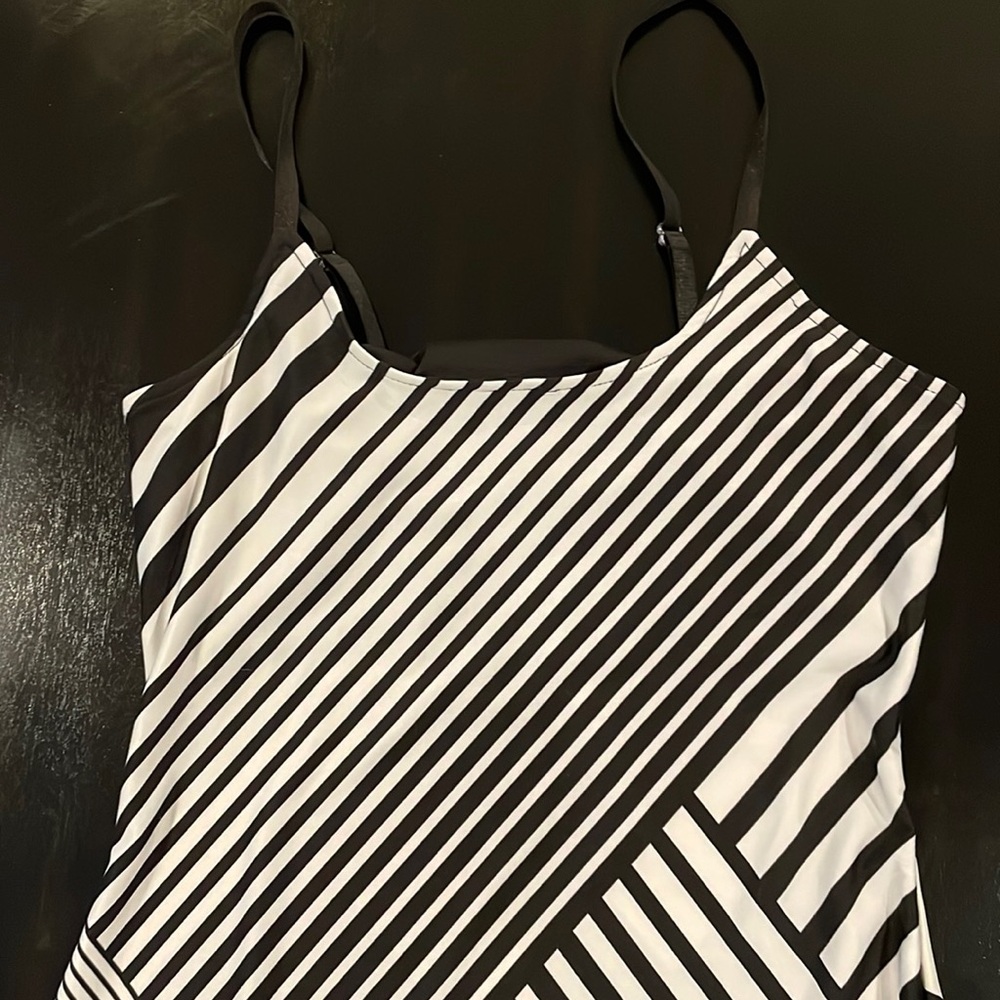 Women’s size Small maxi floor length dress - excellent condition